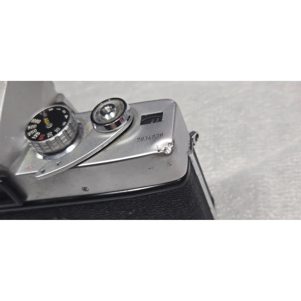 Minolta SRT 102 35mm Film Camera Body, Chrome (UNTESTED For Parts or Repair)